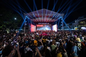 Chờ đón Lễ hội Vương quốc Anh bùng nổ với ban nhạc 911, Chillies 