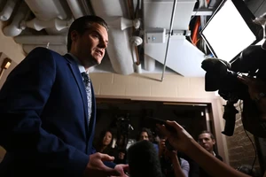 Bị tẩy chay, nhân vật đầu tàu bãi nhiệm Chủ tịch Hạ viện cố gắng biến nguy thành cơ