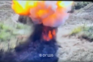 VIDEO: Ukraine phá mìn chống tăng bằng UAV 