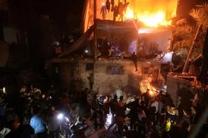 Xung đột Israel-Hamas 7-12: Israel bao vây nhà thủ lĩnh Hamas, đòi Tổng Thư ký LHQ từ chức vì giục ngừng bắn ở Gaza