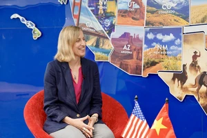 Tổng Lãnh sự Susan Burns hiến kế giữ chân 'đại bàng' công nghệ Mỹ