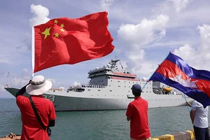 2 tàu hải quân Trung Quốc đã đến Campuchia 