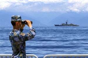 Trung Quốc huy động lục quân, hải quân, không quân tập trận quanh Đài Loan