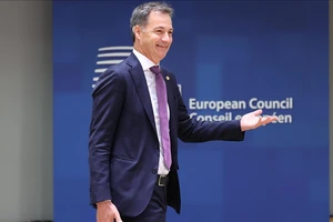 Thủ tướng Bỉ Alexander De Croo từ chức