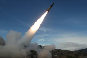 Vụ Crimea bị nã tên lửa ATACMS: Nga tuyên bố đáp trả; Mỹ, Ukraine lên tiếng 
