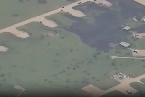 VIDEO: Nga nã tên lửa vào sân bay Ukraine, xóa sổ nhiều tiêm kích Su-27