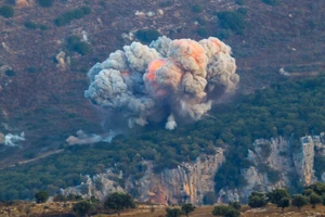 Israel không kích Lebanon: Gần 500 người chết; Mỹ và các nước lên tiếng 