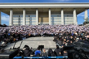 Giải mã diễn biến thiết quân luật ở Hàn Quốc 