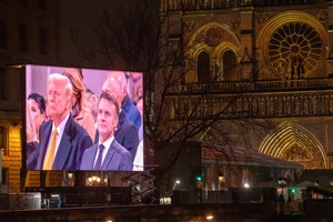 Video, ảnh: Ông Trump gặp ông Macron, dự lễ khánh thành Nhà thờ Đức Bà Paris