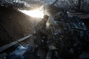 Chiến sự Nga-Ukraine 24-4: 'Mưa' tên lửa dội xuống thủ đô Kiev, UAV; Ông Trump chỉ trích phát ngôn của ông Zelensky 