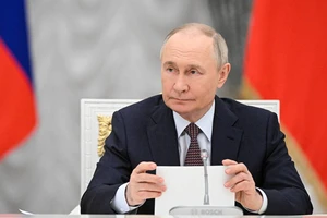 Tổng thống Putin ca ngợi chất lượng vũ khí Nga