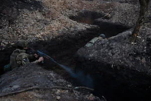 Chiến sự Nga-Ukraine 10-6: Moscow nã hàng chục tên lửa, hàng trăm UAV vào loạt mục tiêu quân sự Ukraine, trả đũa chiến dịch Mạng nhện