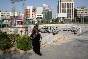 Israel: Iran tiếp tục nã tên lửa, không lâu sau khi thỏa thuận ngừng bắn có hiệu lực