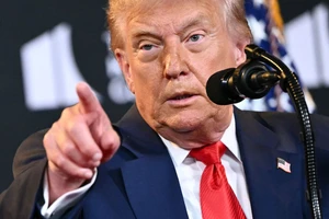 Tổng thống Trump gửi thông điệp rắn tới ông Putin; Ông Macron nhắc lời hứa của Mỹ với châu Âu