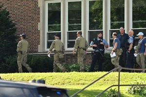 Kinh hoàng xả súng tại nhà thờ Mỹ khiến gần 20 trẻ em thương vong