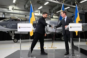 Ông Zelensky sang Thụy Điển, chốt mua tới 150 chiến đấu cơ Gripen E 