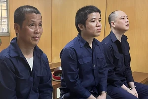 Các bị cáo tại tòa. ẢNH: DT.