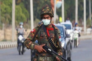 Binh sĩ Myanmar tại thủ đô Naypyidaw, Myanmar. Ảnh: REUTERS