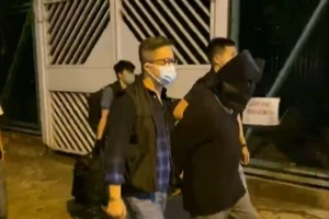 Cụ ông 73 tuổi bị bắt sau khi dùng súng đồ chơi đi cướp ngân hàng. Ảnh: HONG KONG POLICE FORCE
