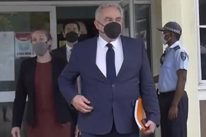 Ông Kurt Campbell - Điều phối viên phụ trách khu vực Ấn Độ Dương-Thái Bình Dương của Hội đồng An ninh Quốc gia Mỹ đến đảo quốc Solomon. Ảnh: AP