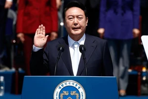 Ông Yoon Suk-yeol tuyên thệ nhâm chức Tổng thống Hàn Quốc trưa 10-5. Ảnh: REUTERS