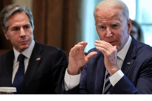 Tổng thống Mỹ Joe Biden (phải) và Ngoại trưởng Mỹ Anthony Blinken bị cấm nhập cảnh Nga vĩnh viễn. Ảnh: REUTERS