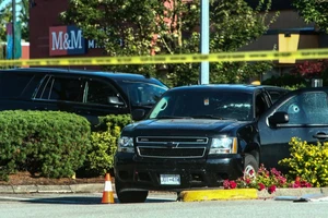 Ô tô với nhiều vết đạn tại nơi xả súng ở tỉnh British Columbia, Canada. Ảnh: REUTERS