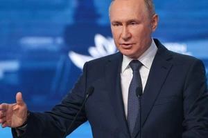 Tổng thống Nga Vladimir Putin phát biểu tại Diễn đàn Kinh tế Phương Đông 2022 ở thành phố Vladivostok (Nga) ngày 7-9. Ảnh: TASS