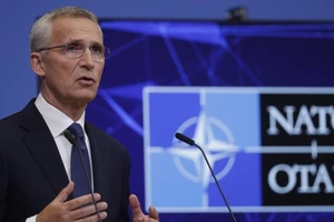 Tổng thư ký NATO - ông Jens Stoltenberg phát biểu trong cuộc họp báo về việc Nga sáp nhập 4 khu vực của Ukraine tại trụ sở liên minh ở Brussels (Bỉ) ngày 30-9. Ảnh: AP