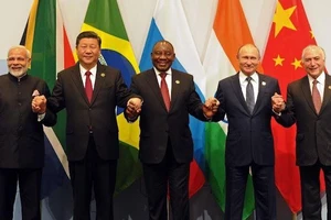 Lãnh đạo 5 nước thành viên nhóm BRICS. Ảnh: SUNDAY TIMES