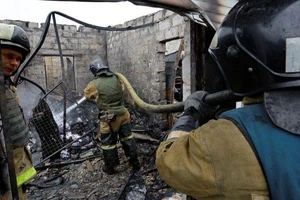 Một khu chợ địa phương bị phá hủy do trận pháo kích của Nga ở tỉnh Donetsk (Ukraine). Ảnh: REUTERS
