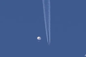 Mỹ dùng tiêm kích F-22 bắn hạ khí cầu Trung Quốc ngày 4-2. Ảnh: AP