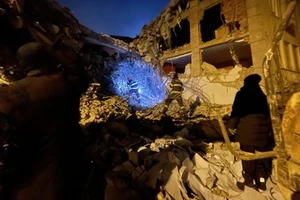 ẢNH: Những đoàn cứu nạn, cứu trợ từ các nước qua Thổ Nhĩ Kỳ và Syria