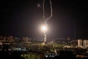 Nóng Nga-Ukraine 17-5: Phía Nga nói Ukraine tấn công rát ở Donetsk; Anh, Hà Lan bàn gửi F-16 cho Ukraine