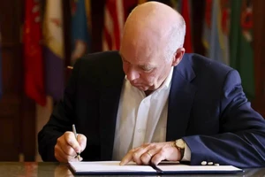 Bang đầu tiên của Mỹ cấm hoàn toàn Tiktok