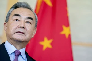 Ông Vương Nghị kêu gọi Nhật và Hàn Quốc không để Mỹ gây chia rẽ