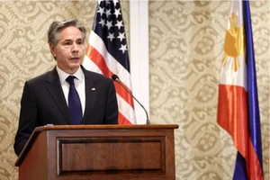 Mỹ cam kết 'chắc chắn' bảo vệ nếu Philippines bị tấn công ở Biển Đông, Trung Quốc lên tiếng