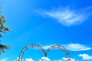 Lên chức bà nội ở tuổi 34