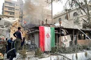 Ảnh, Video: Hiện trường ĐSQ Iran tại Syria bị tấn công