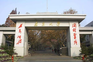 Thủ khoa thạc sĩ bị đánh rớt do hành hạ mèo và lý lẽ của nhà trường