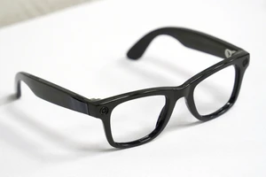 Cảnh sát vào cuộc vụ học sinh dùng kính thông minh gian lận trong kỳ thi đại học