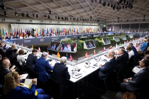 Chùm ảnh: Ngày đầu Hội nghị hòa bình Ukraine