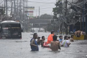 Video siêu bão Gaemi: Mưa trút nước ở Đài Loan, Philippines; Trung Quốc, Nhật thấp thỏm