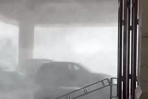 VIDEO: Siêu bão Yagi đổ bộ đảo Hải Nam với sức gió kinh hoàng