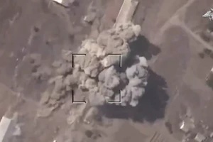 VIDEO: Nga dội 'siêu bom' FAB-3000 công phá kho đạn Ukraine