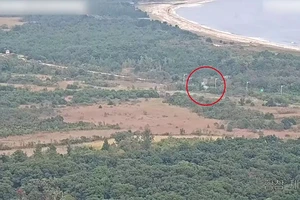 VIDEO: Triều Tiên cho nổ tuyến đường liên Triều