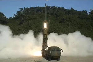 Hàn Quốc phóng tên lửa đạn đạo ra Hoàng Hải, đáp trả Triều Tiên