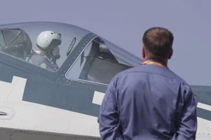 VIDEO: Nga trình làng chiến đấu cơ thế hệ thứ 5 'mới toanh' tại triển lãm Trung Quốc