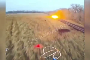 Video được cho là UAV Nga phá hủy xe chiến đấu bọc thép Stryker tại Kursk