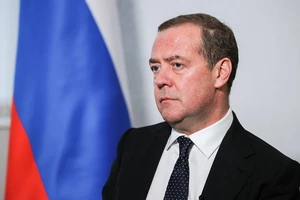 Ông Medvedev lên tiếng chuyện vũ khí tầm xa, cảnh báo NATO ‘tỉnh táo lại’ 